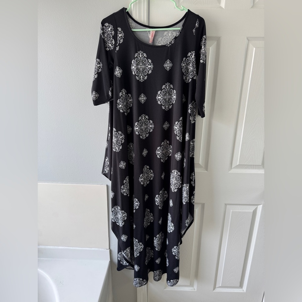 Black and White Patterned Women's Dress